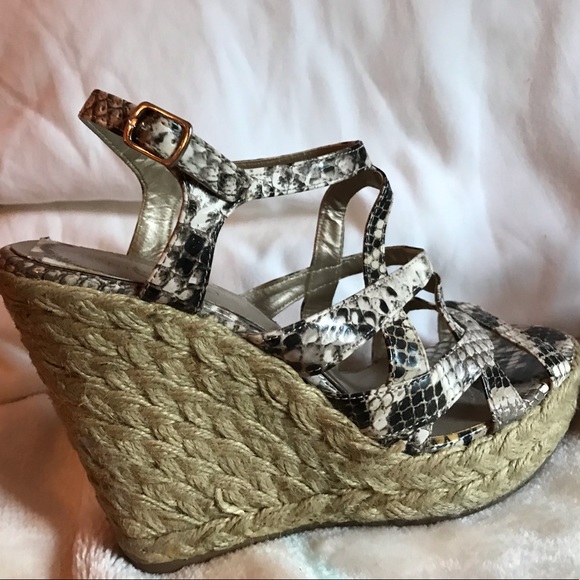 Nine West Wedge strappy sandals - Picture 5 of 8